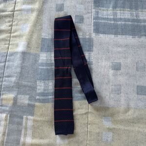 Tommy Hilfiger Navy Blue Square Knit Tie Thin Red Stripe Neck Tie